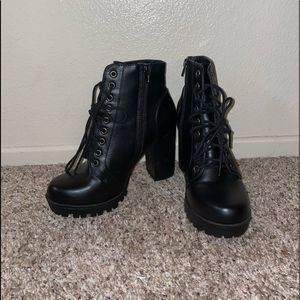 Soda heel boots